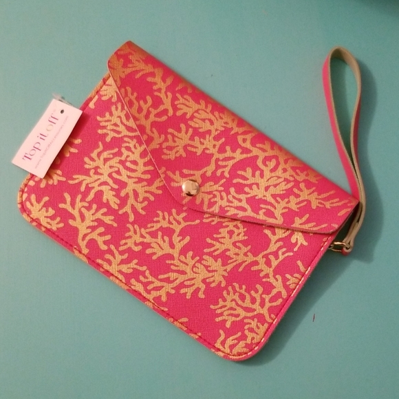 Handbags - Pink and Gold Wristlet
